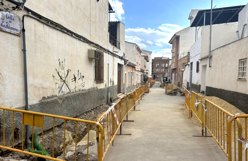 Comienzan las obras de renovacin de redes, alcantarillado y pavimento asfltico en la calle Habaneras